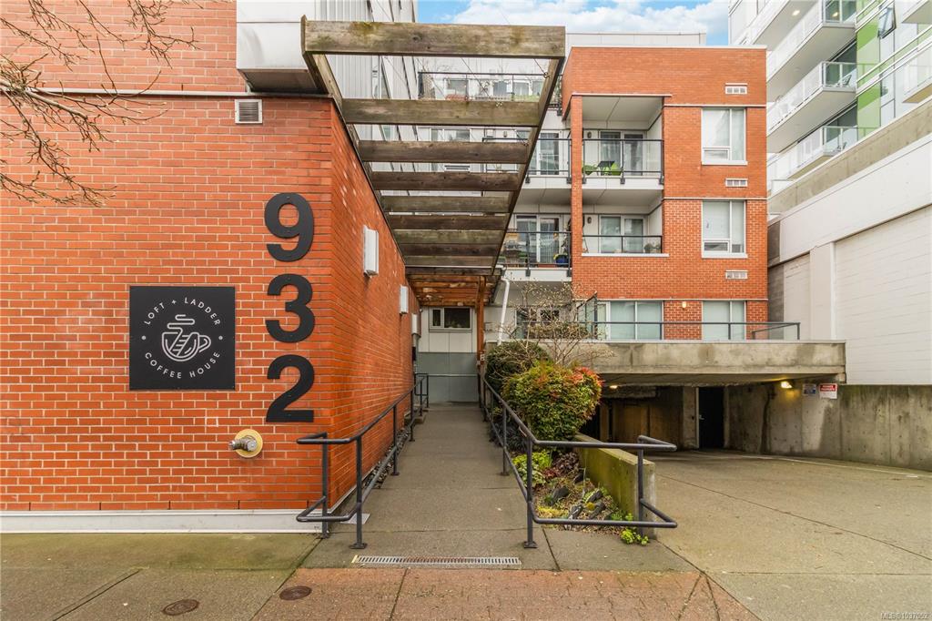 932 Johnson St, 1037052, BC,
