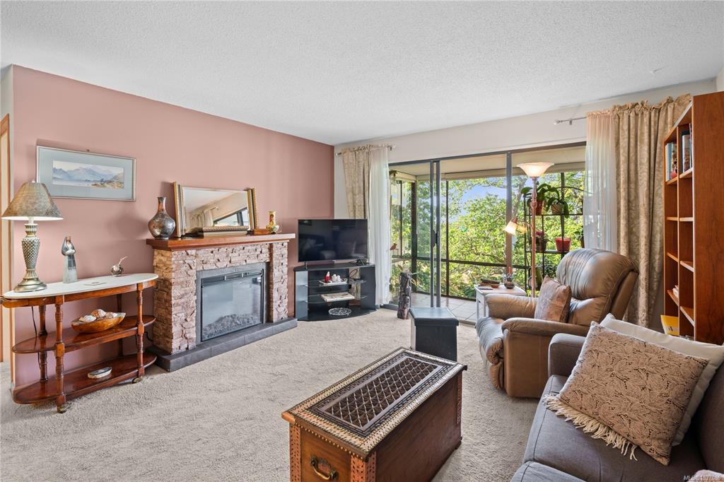 Fifth View of 1433 Faircliff Lane, Faircliff Manor, Victoria, BC, V8S 3J6
