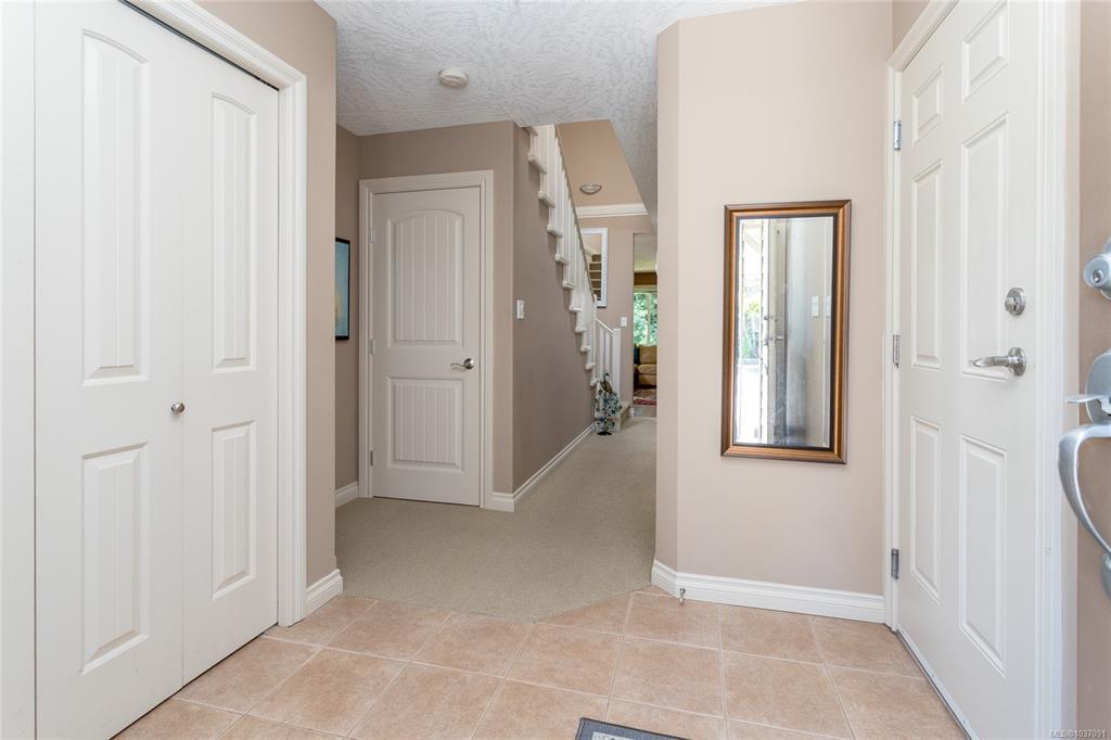 Fifth View of 199 Atkins Rd, Creekside Glen, View Royal, BC, V9B 2Z9