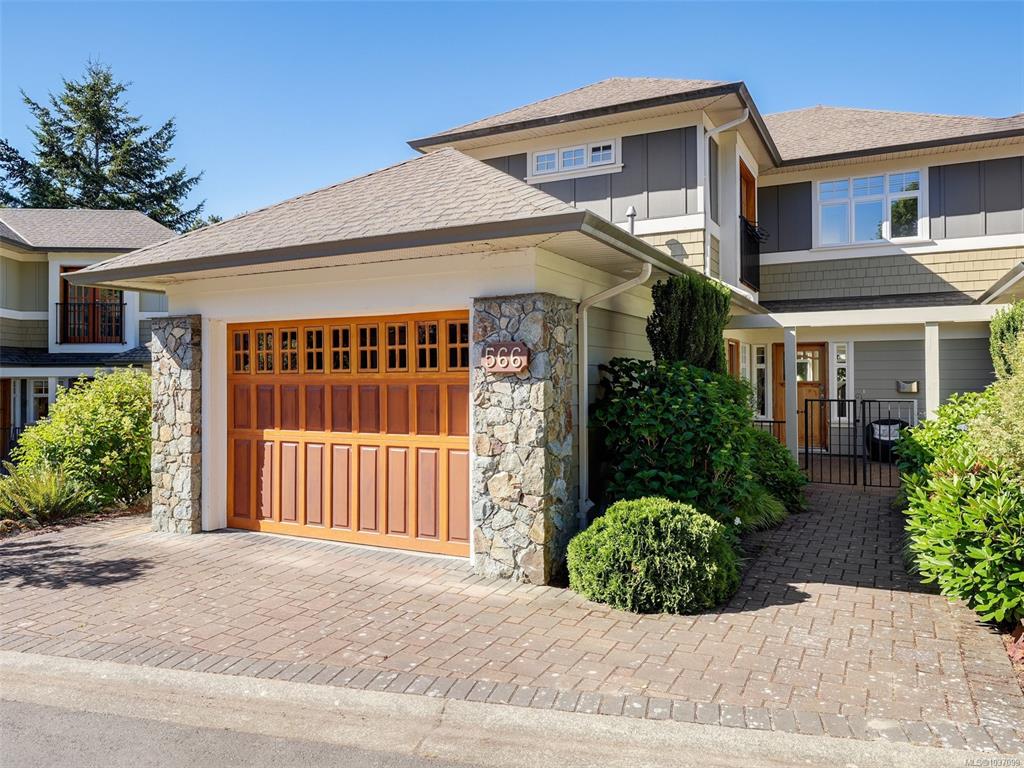 Second View of 566 Caselton Pl, Saanich, BC, V8Z 7Y5