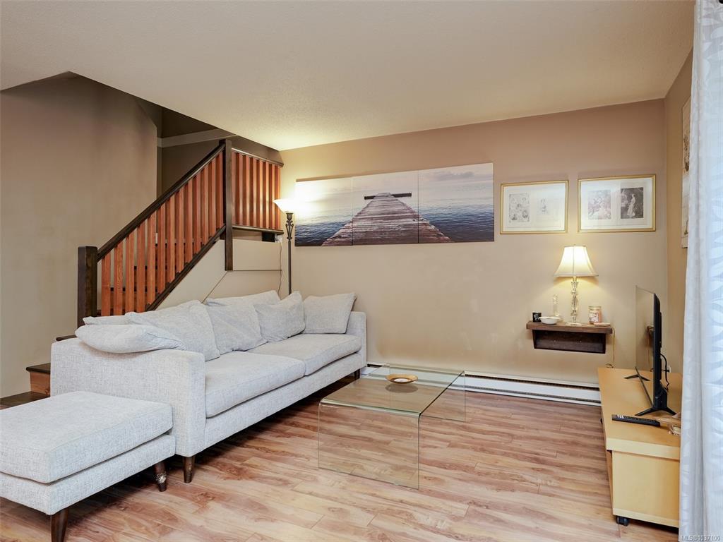 Fourth View of 379 Wale Rd, Colwood, BC, V9B 2P9