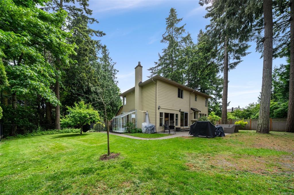 Fifth View of 866 Cambria Wood Crt, Saanich, BC, V8Y 3J1