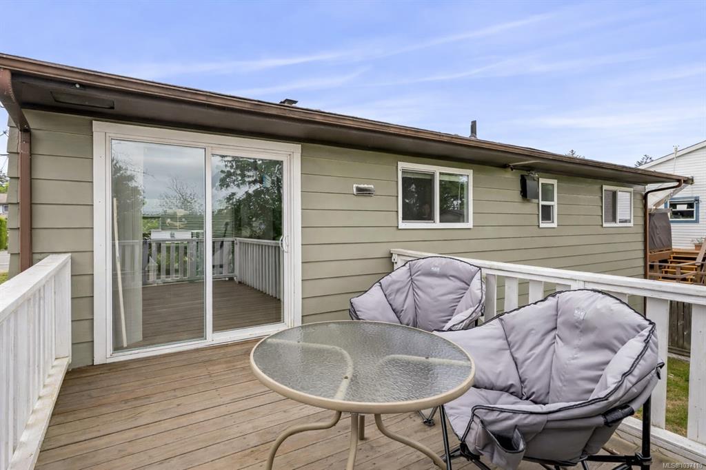 Fourth View of 2442 Fitzgerald Ave, Courtenay, BC, V9N 8K8