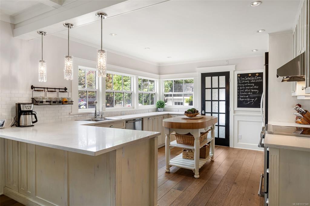 Third View of 1145 Meares St, Victoria, BC, V8V 3J9