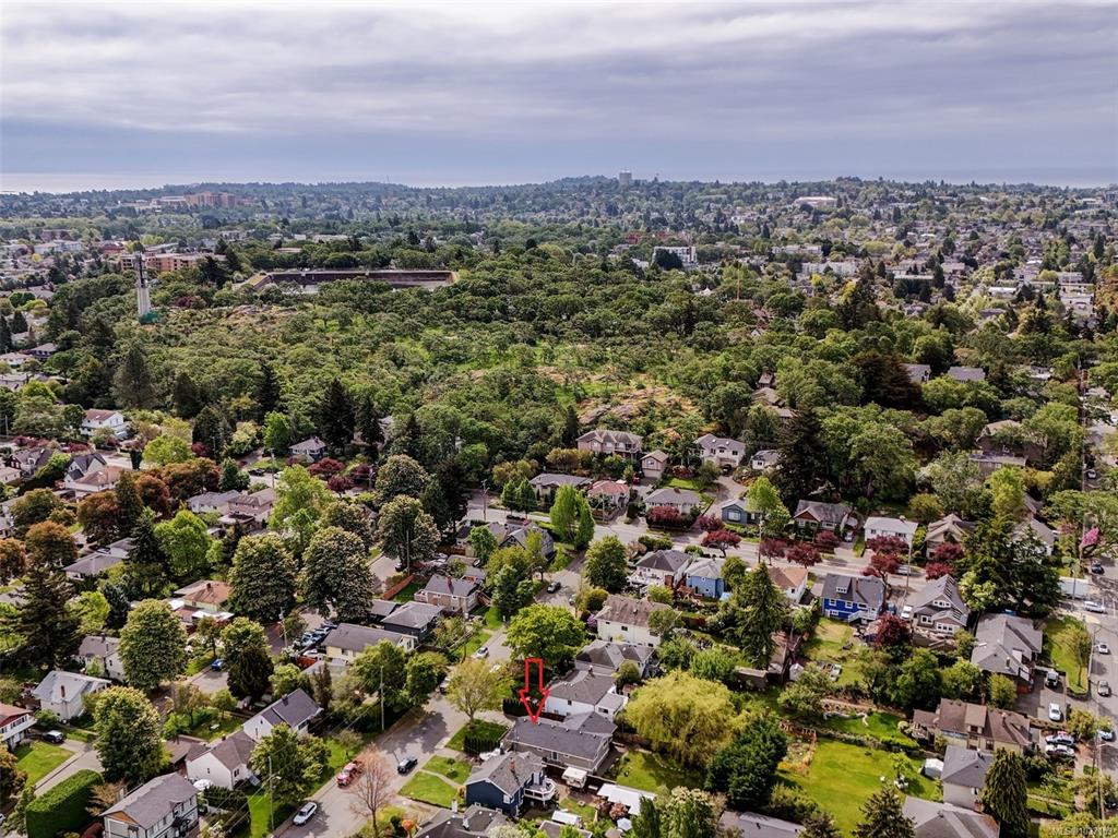 Fourth View of 3130 Somerset St, Victoria, BC, V8X 1C7