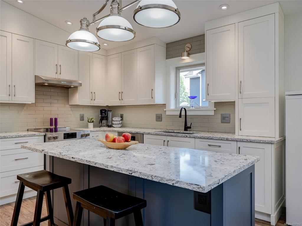 Fifth View of 3130 Somerset St, Victoria, BC, V8X 1C7