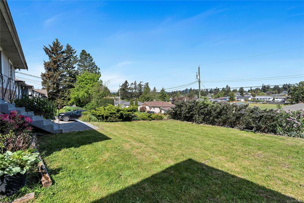 Fourth View of 565 Baker St, Saanich, BC, V8Z 2H6