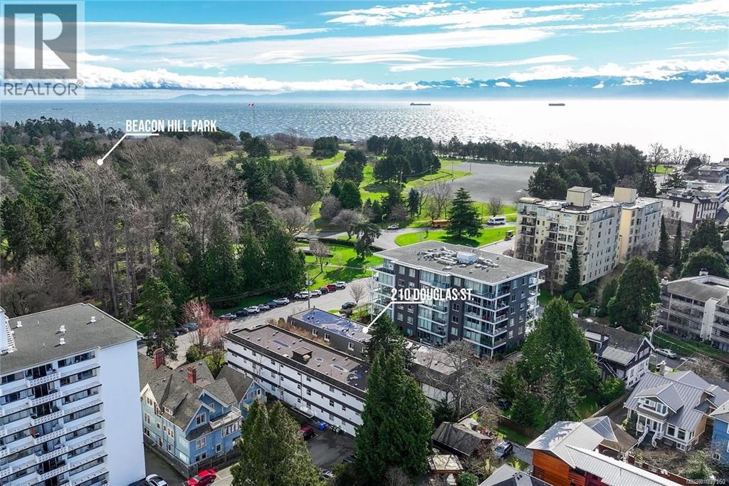 Third View of 210 Douglas St, Park Lane Mews, Victoria, BC, V8V 2P2