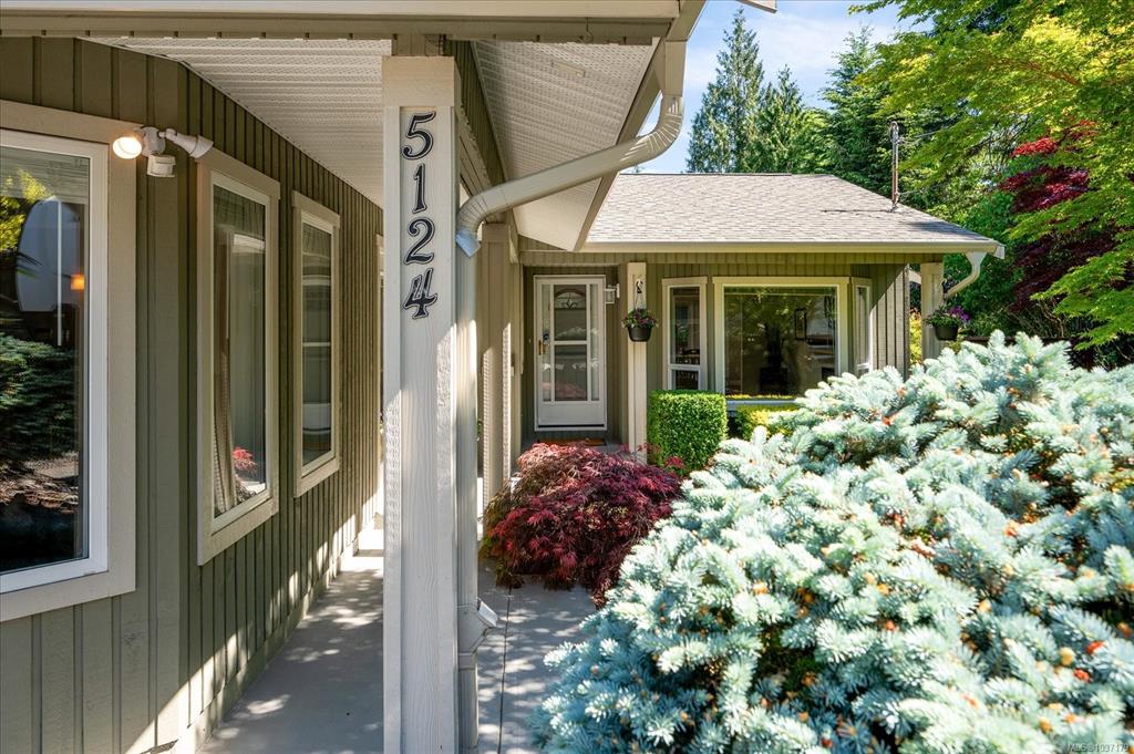 Third View of 5124 Hammond Bay Rd, Nanaimo, BC, V9T 5B5