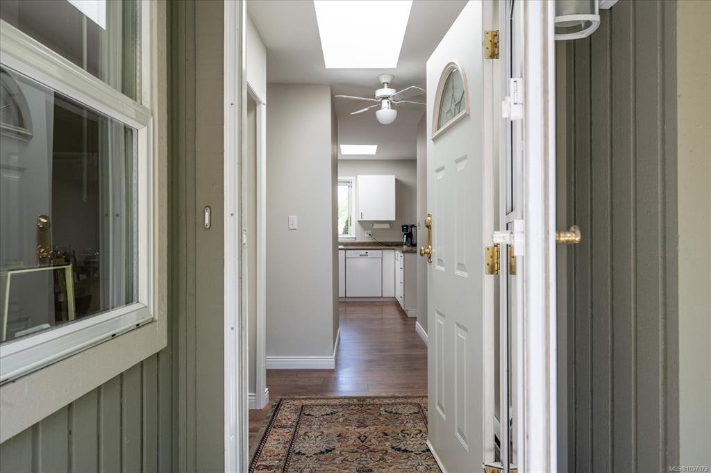 Fifth View of 5124 Hammond Bay Rd, Nanaimo, BC, V9T 5B5