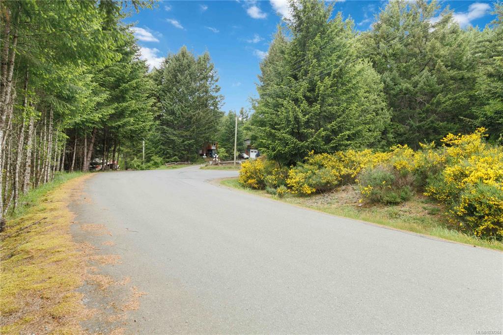 Fifth View of 724 Emma Dixon Rd, Highlands, BC, V9B 6J3