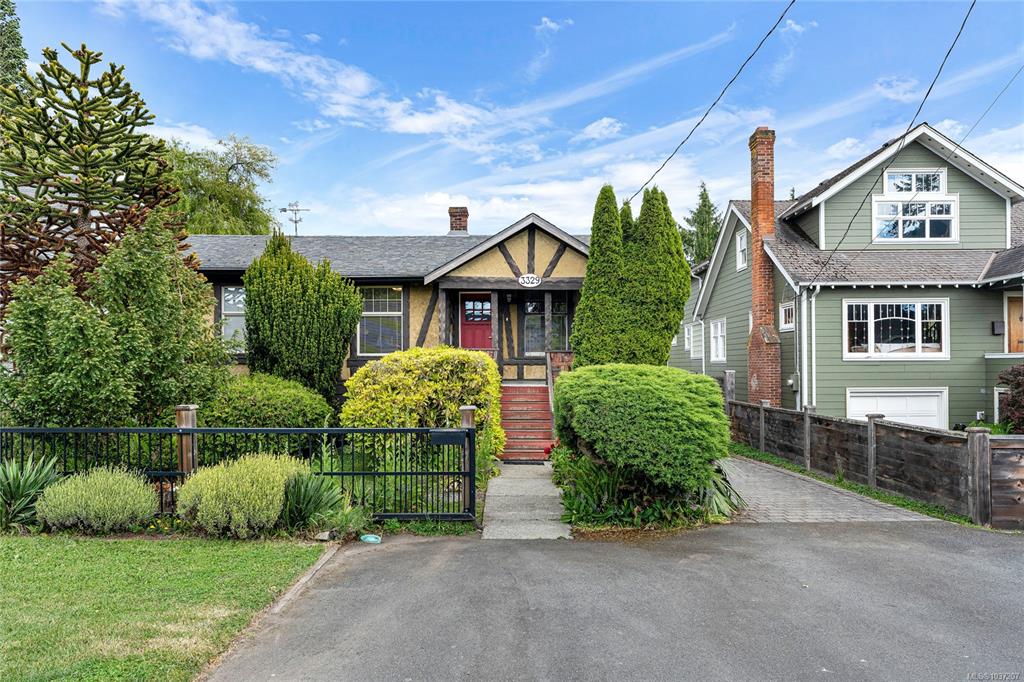 Fourth View of 3329 Doncaster Dr, Victoria, BC, V8P 3V7