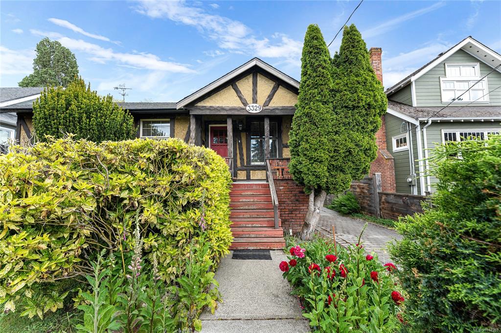 Fifth View of 3329 Doncaster Dr, Victoria, BC, V8P 3V7