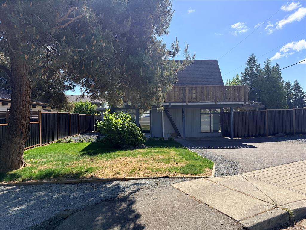 Third View of 302 Willow St, Parksville, BC, V9P 1C7