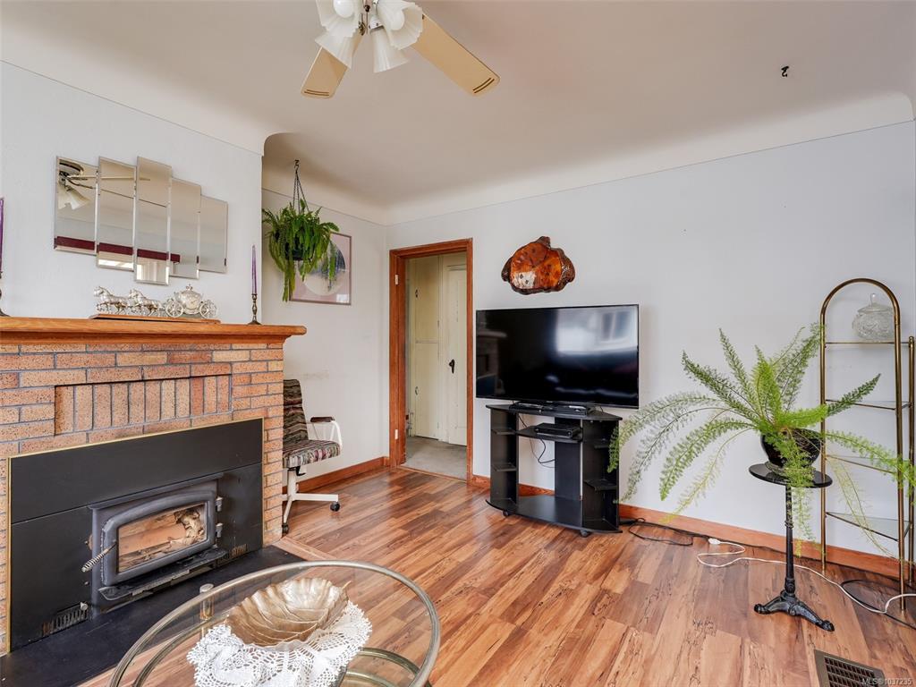 Fourth View of 4034 Carey Rd, Saanich, BC, V8Z 4E8
