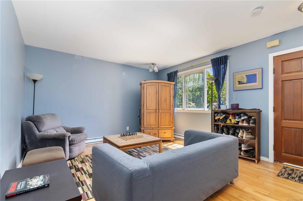Fifth View of 1334 Pembroke St, Victoria, BC, V8R 1V4