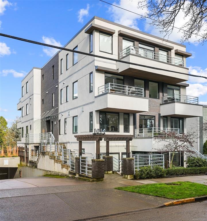 Second View of 1014 Park Blvd, Victoria, BC, V8V 2T4