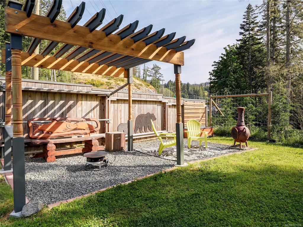 Third View of 5183 Sooke Rd, Sooke, BC, V9Z 1J6