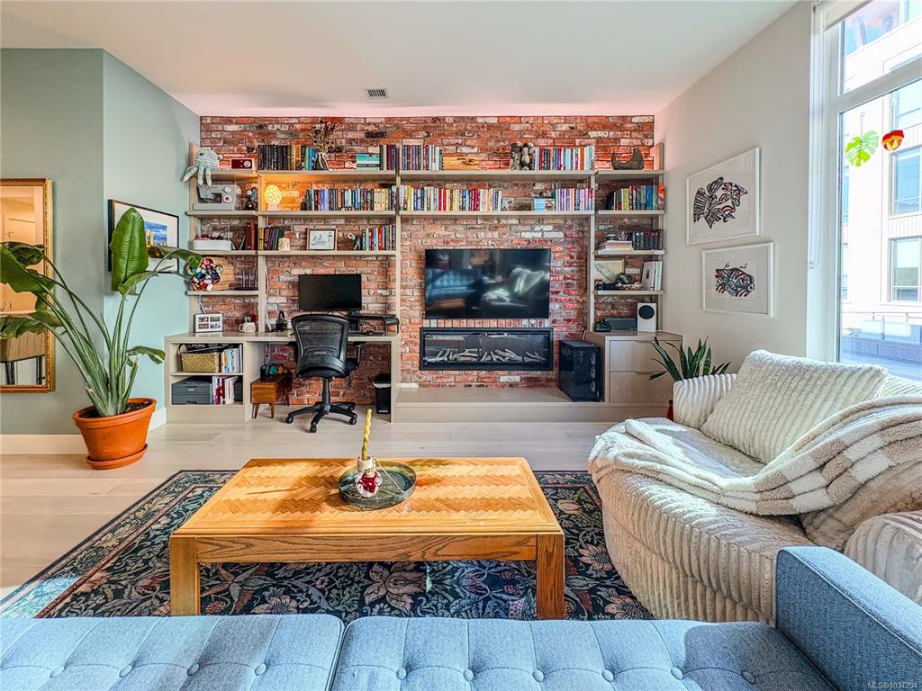 501 Park Pl, 1037294, BC,