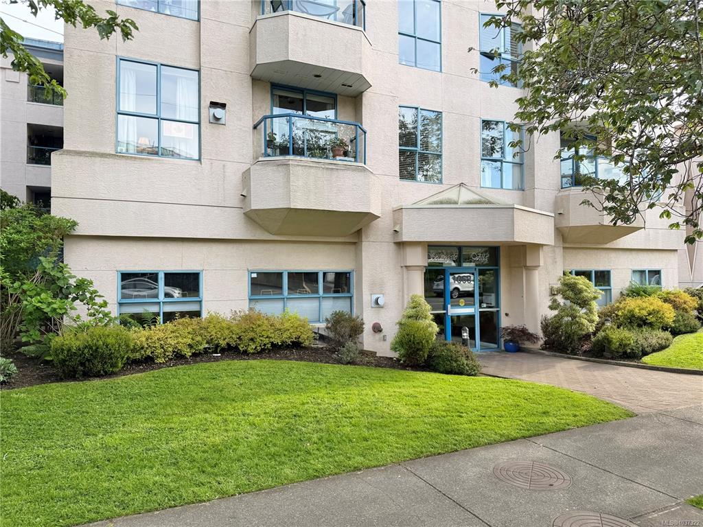 1063 Southgate St, 1037322, BC,
