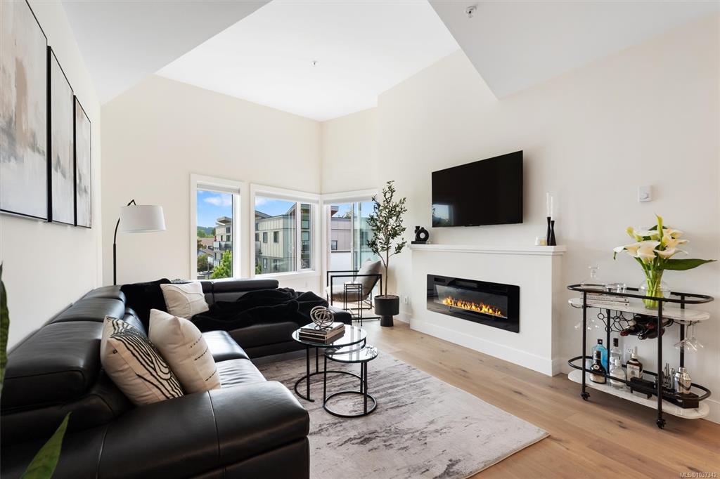 7098 Wallace Dr, 1037342, BC,