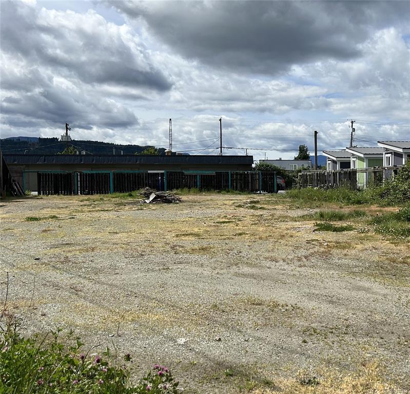 MLS® listing #31343714 for sale located at 3633 4th Ave