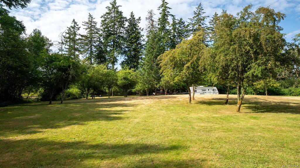 Fourth View of 485 Beaver Lake Rd, Saanich, BC, V9E 2J7