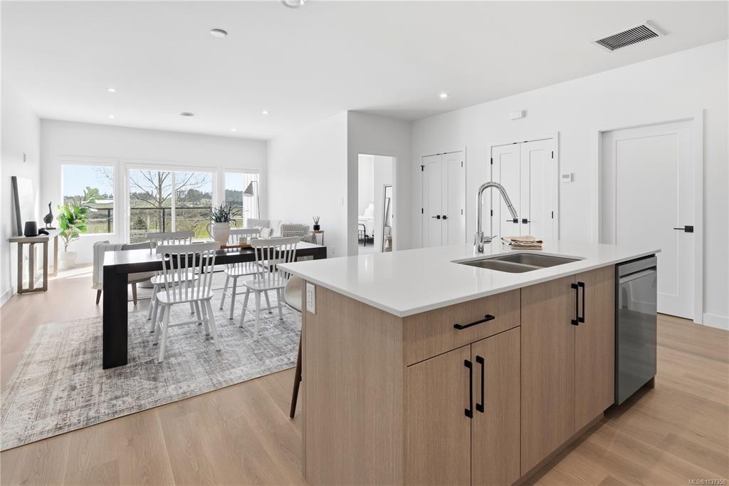 7057 Central Saanich Rd, 1037350, BC,