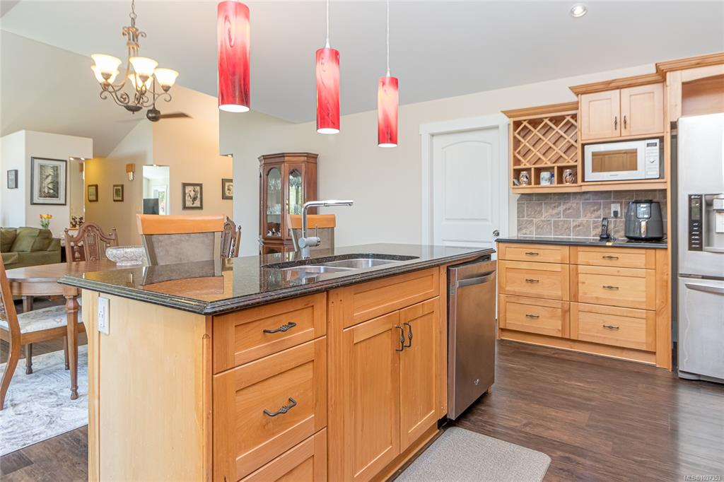 Fifth View of 1737 Galvin Pl, Qualicum River Estates, Qualicum Beach, BC, V9K 2V3