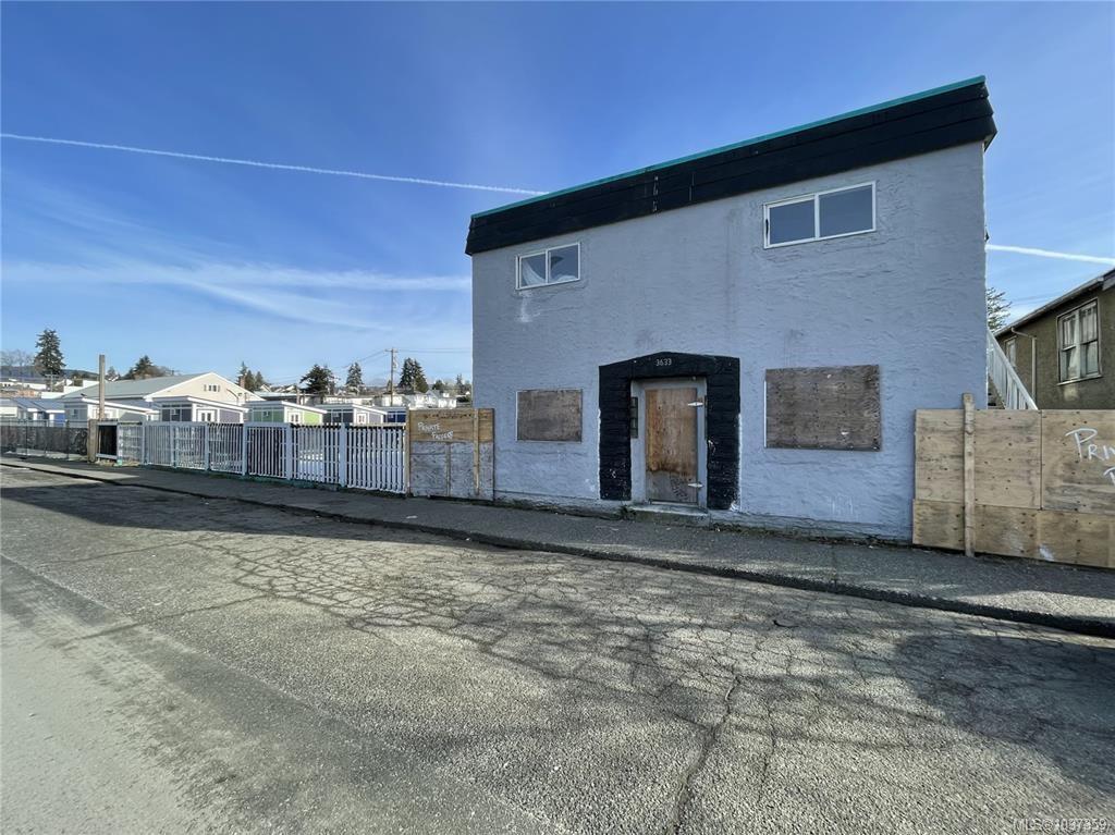 MLS® listing #31345013 for sale located at 3629 4th Ave