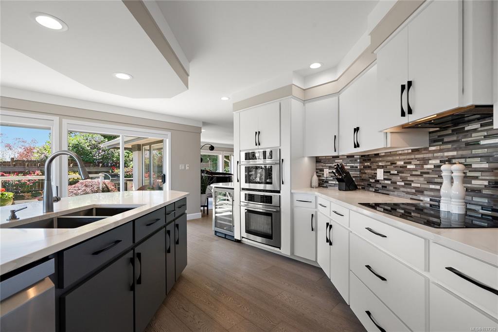 Fifth View of 11096 Greenpark Dr, North Saanich, BC, V8L 5N5