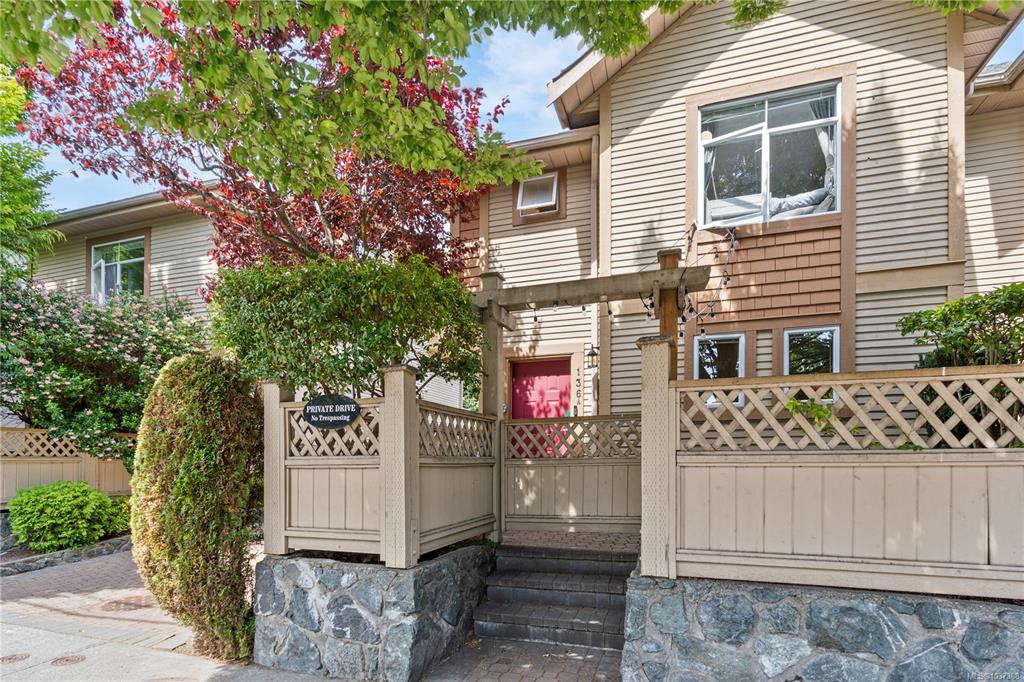 Second View of 136 Superior St, Victoria, BC, V8V 1T1