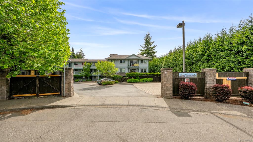 840 Shamrock Pl, 1037384, BC,