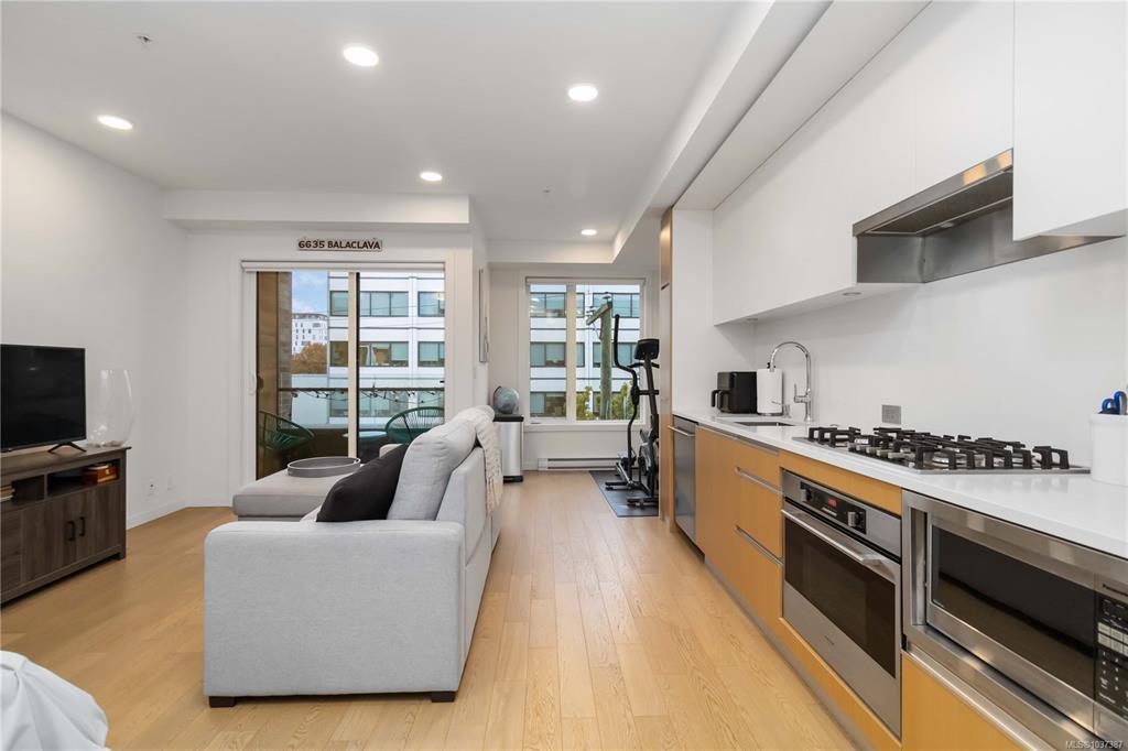 1033 Cook St, 1037387, BC,