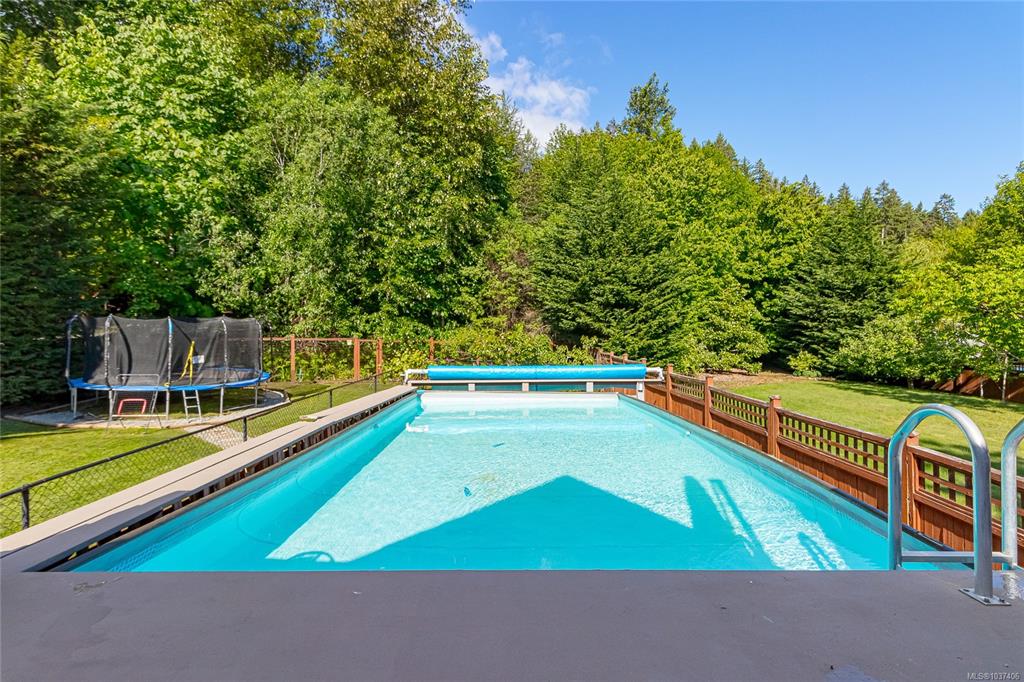 Third View of 818 Craig Rd, Ladysmith, BC, V9G 2C4