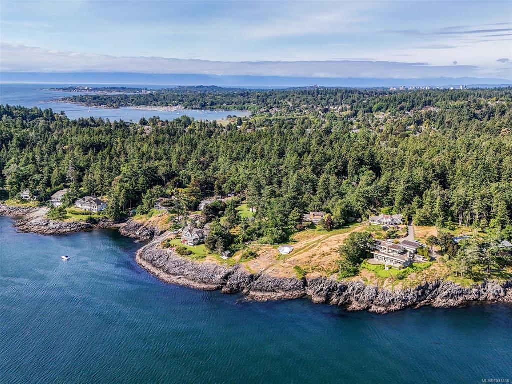 2550 Queenswood Dr, 1037410, BC,