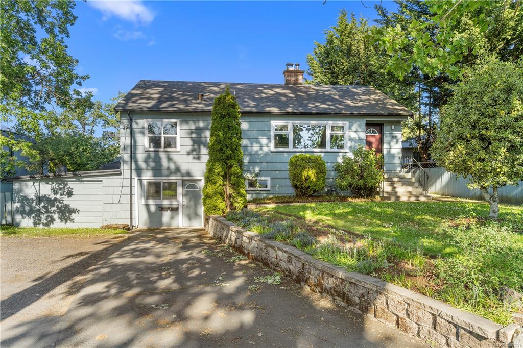 3959 Cedar Hill Cross Rd, 1037411, BC,