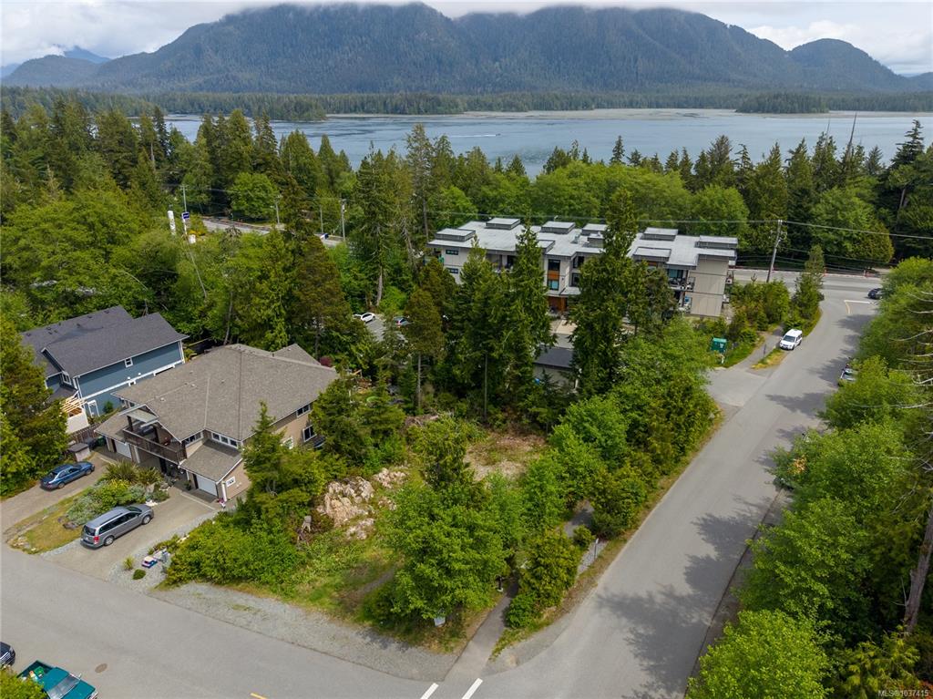 948 Hardy Pl, 1037415, BC,