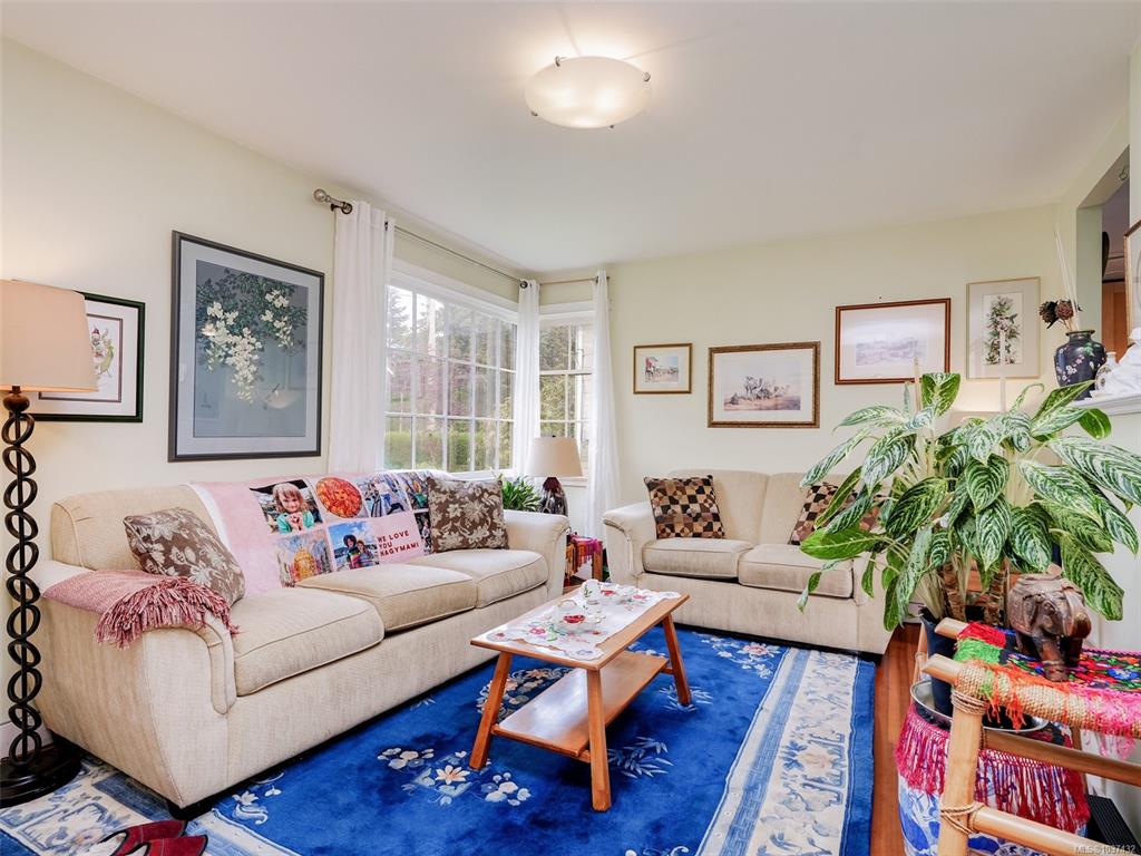 Third View of 1731 Denman St, Victoria, BC, V8R 1Y3