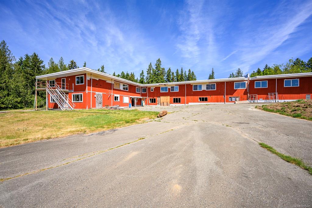 MLS® listing #31351416 for sale located at 2300 Fowler Rd