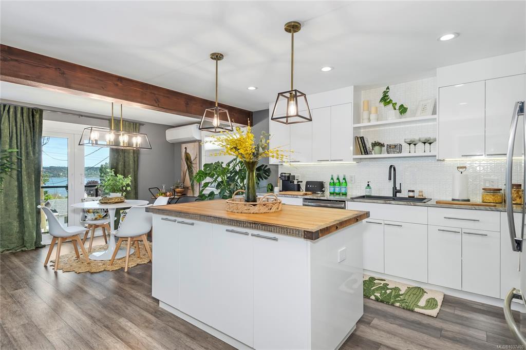 Fourth View of 734 Birch St, Campbell River, BC, V9W 2T4
