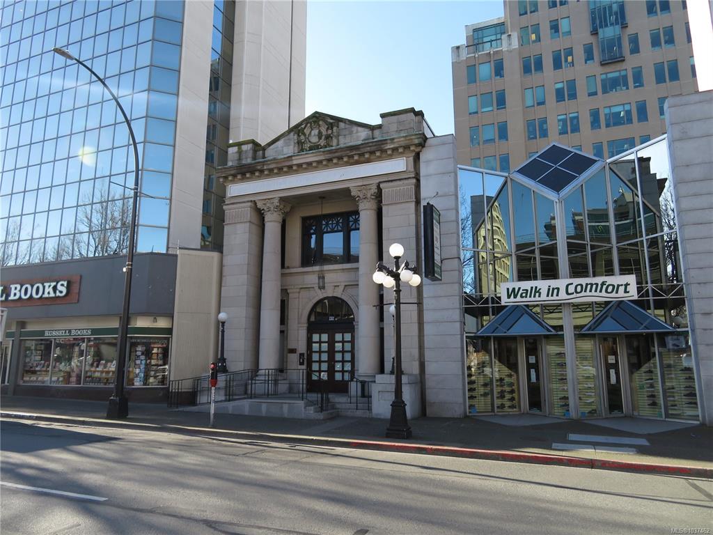 MLS® listing #31352835 for sale located at 737 Fort St