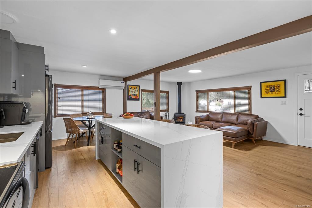 Fourth View of 775 Barclay Cres S, French Creek, BC, V9P 1Z3