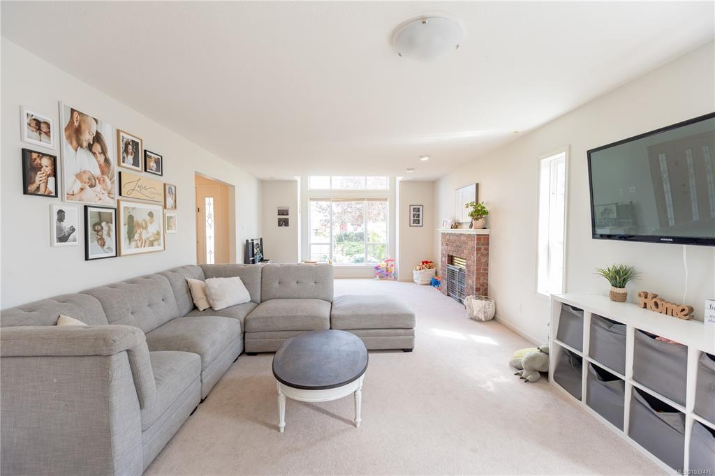 Third View of 706 Ironwood Ave, UPLANDS, Parksville, BC, V9P 2S2