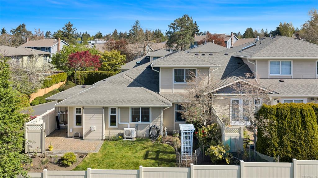 Fifth View of 4383 Torquay Dr, Saanich, BC, V8N 3L3