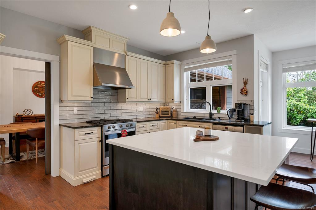 Fourth View of 211 Rose Pl, Campbell River, BC, V9W 8H7