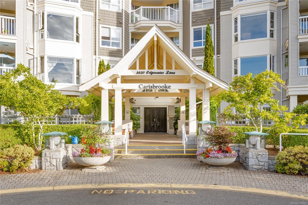 5620 Edgewater Lane, 1037488, BC,