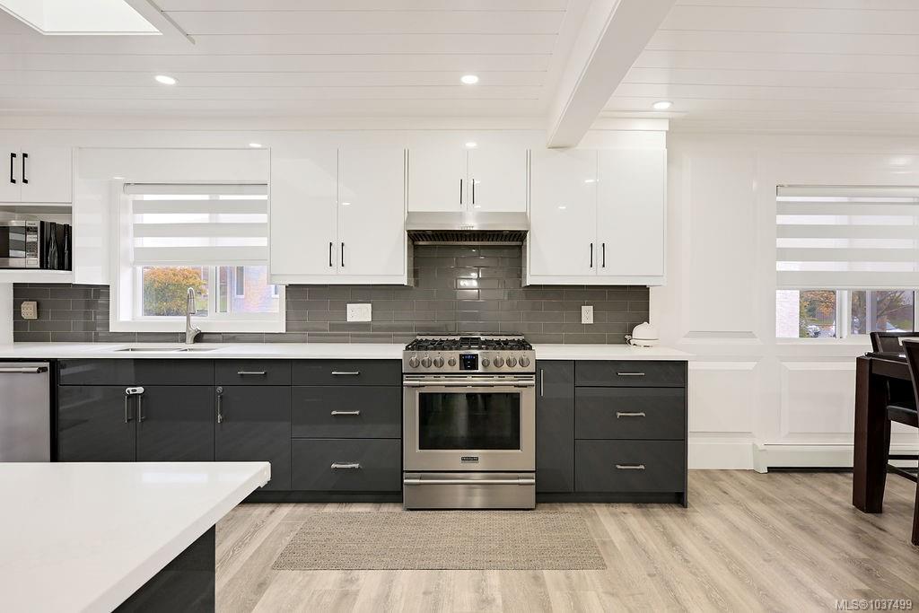 2710 Victor St, 1037499, BC,