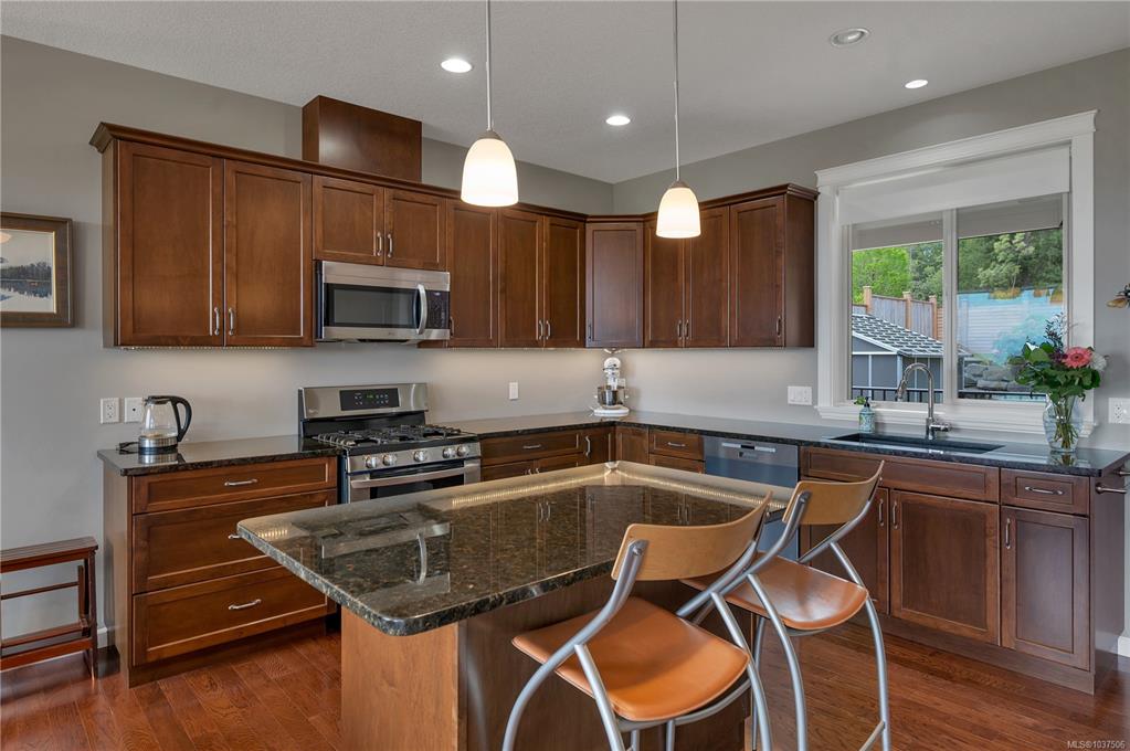 Fifth View of 885 Timberline Dr, Campbell River, BC, V9H 0A8