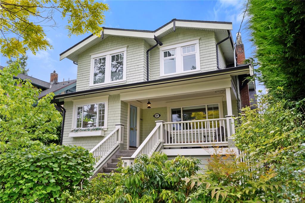 1074 Oliver St, 1037532, BC,